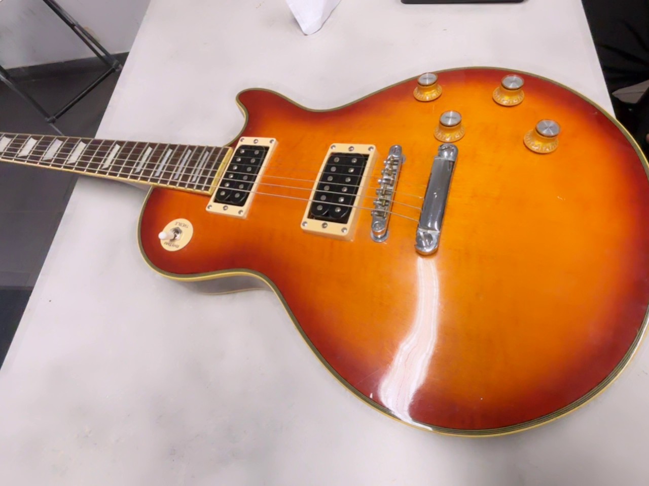 Hohner L59 Les Paul Style, E-Gitarre, Made in Korea, Gold-Hardware, 22 Bünde, Humbucker, leichte Kratzer.. | Zustand: Gebraucht – Bild 2