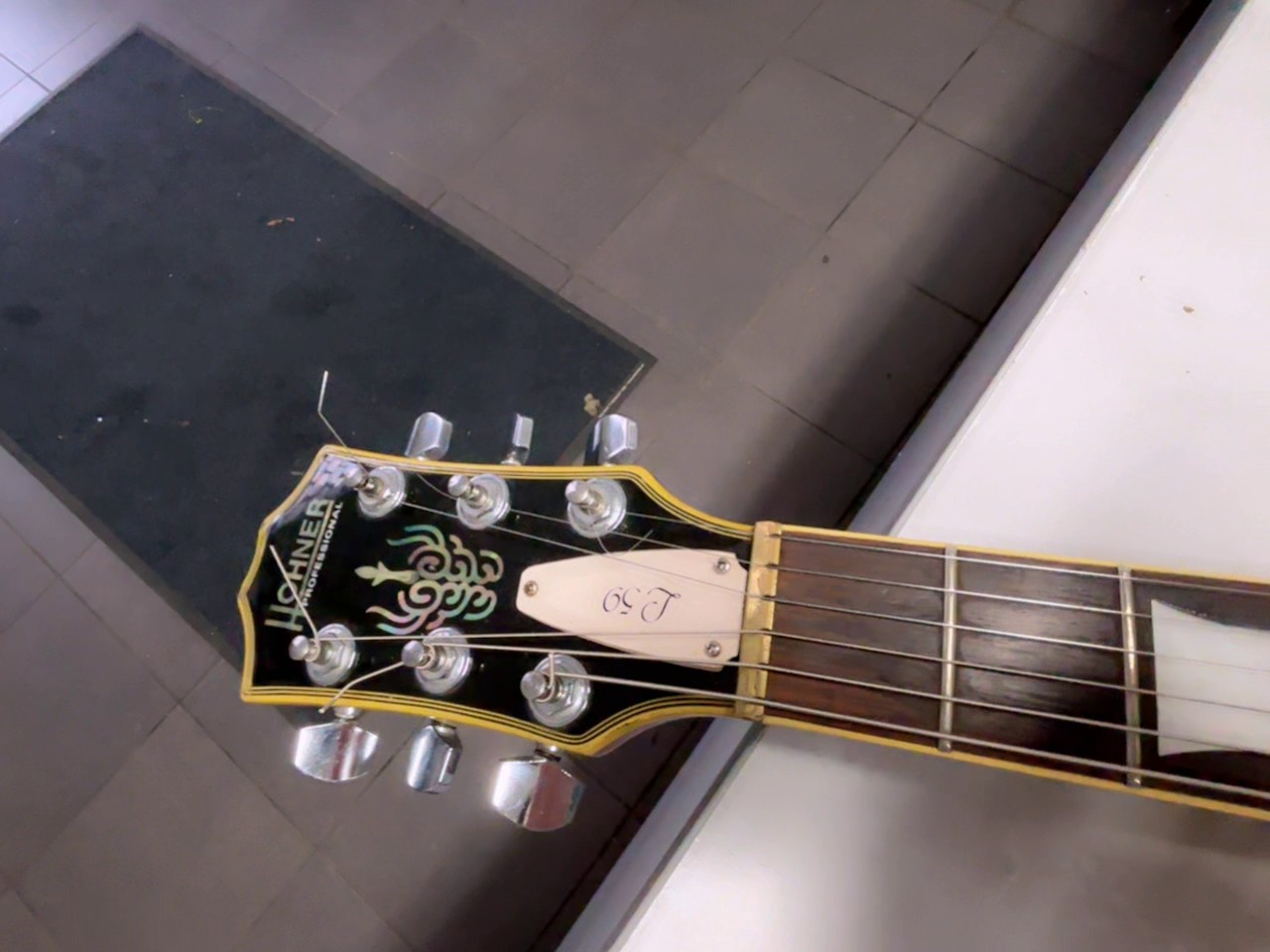 Hohner L59 Les Paul Style, E-Gitarre, Made in Korea, Gold-Hardware, 22 Bünde, Humbucker, leichte Kratzer.. | Zustand: Gebraucht – Bild 4