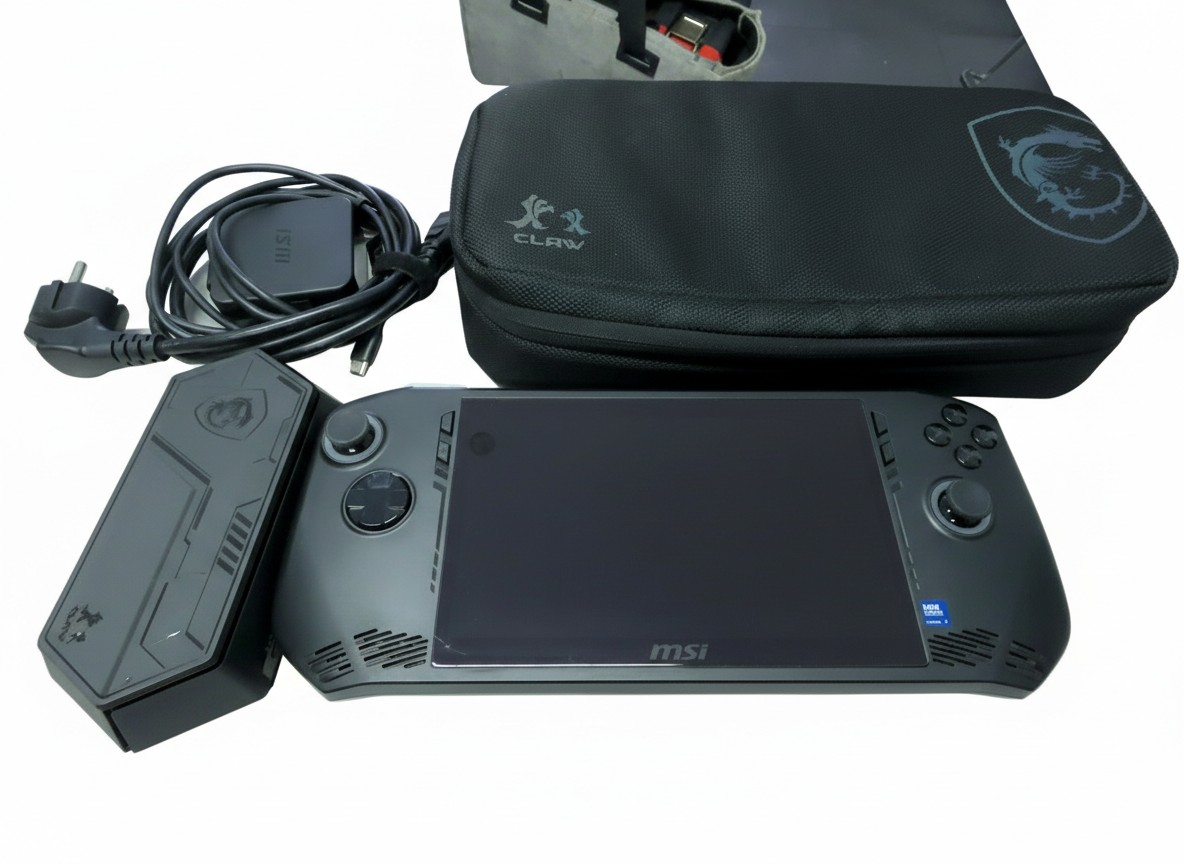 MSI Claw A1M-059, Handheld Gaming PC mit Core Ultra 7 155H, 16GB RAM, 1TB SSD, inkl. Ladegerät und Tasche. | Zustand:: Gut | Farbe: schwarz