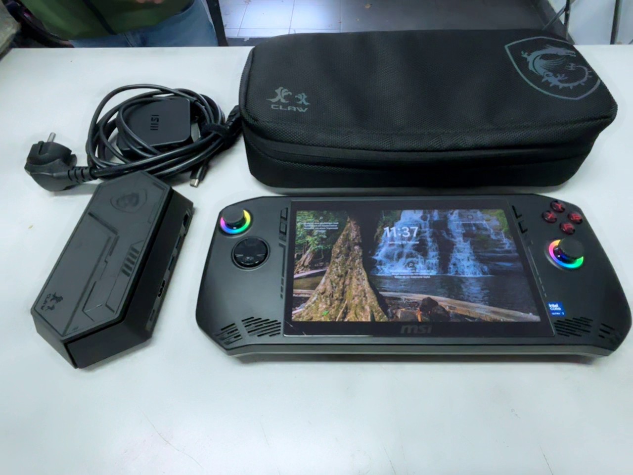 MSI Claw A1M-059, Handheld Gaming PC mit Core Ultra 7 155H, 16GB RAM, 1TB SSD, inkl. Ladegerät und Tasche. | Zustand:: Gut | Farbe: schwarz – Bild 2