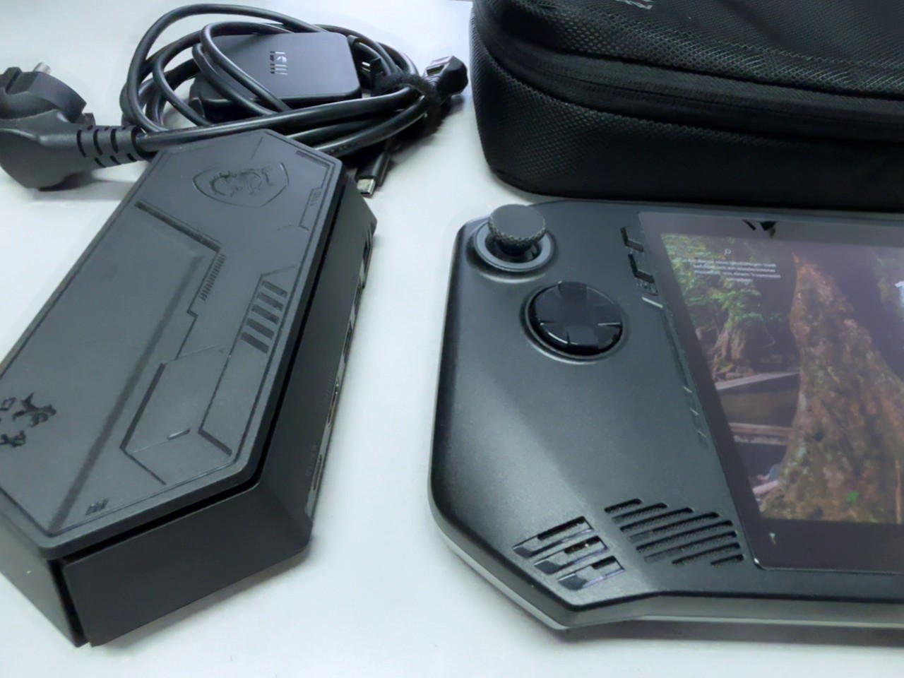 MSI Claw A1M-059, Handheld Gaming PC mit Core Ultra 7 155H, 16GB RAM, 1TB SSD, inkl. Ladegerät und Tasche. | Zustand:: Gut | Farbe: schwarz – Bild 6