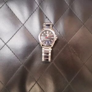 Hugo Boss Edelstahl Uhr schwarz, Herrenuhr mit Edelstahlarmband, schwarzem Zifferblatt und rotem Sekundenzeiger, ohne Verpackung. | Zustand: Gut