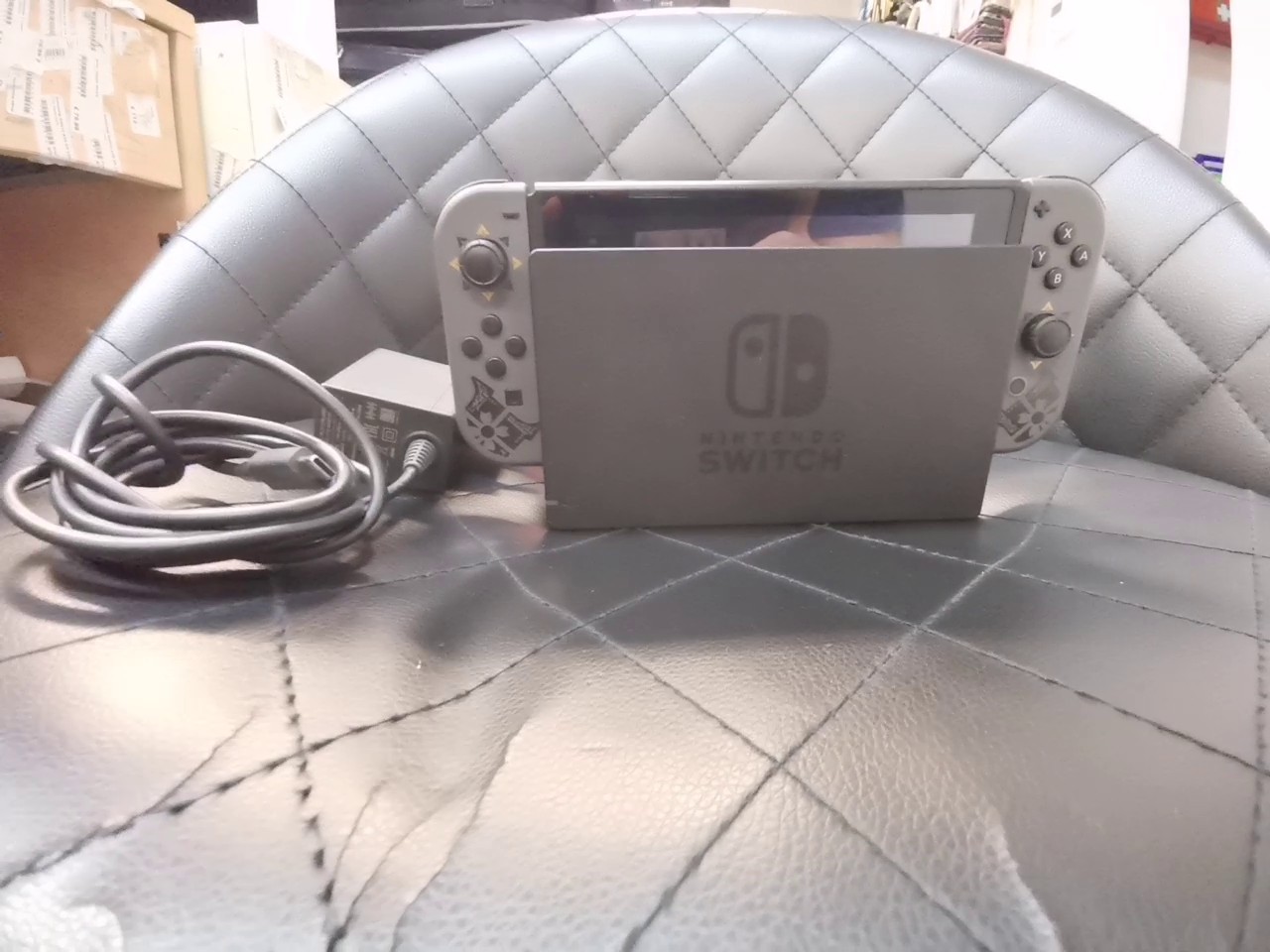 Nintendo Switch Limitid Edition , mit hülle | Zustand: Sehr Gut | Farbe: grau – Bild 3