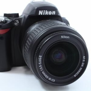 Nikon D60 mit Objektiv, DSLR-Kamera mit 10,2 MP, NachfoLadegerätemodell der D40X, Einsteigerkamera von 2008. | Zustand: Gut