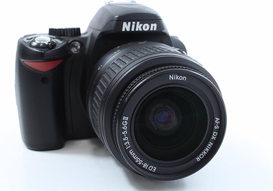 Nikon D60 mit Objektiv, DSLR-Kamera mit 10,2 MP, NachfoLadegerätemodell der D40X, Einsteigerkamera von 2008. | Zustand: Gut