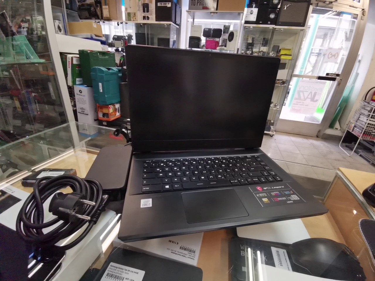 Msi GP66 Leopard I7-10750 Rtx 3070, 16GB RAM 512GB SSD Win 11 Pro inkl. Ladegerät | Zustand: Sehr Gut