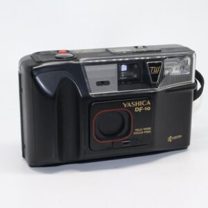Yashica DF-10 1987, 35mm Kompaktkamera, Fokusfrei, zwei Brennweiten (35mm | 55mm), mit Blitz. | Zustand: Sehr Gut