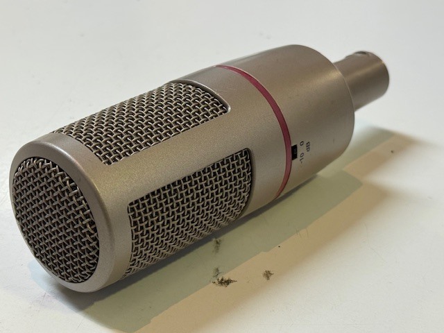 AKG C 4000 B Kondensatormikrofon, Großmembran-Mikrofon, umschaltbare Richtcharakteristik (Kugel | Niere | Hyperniere), sehr rauscharm. | Zustand: Gut – Bild 3