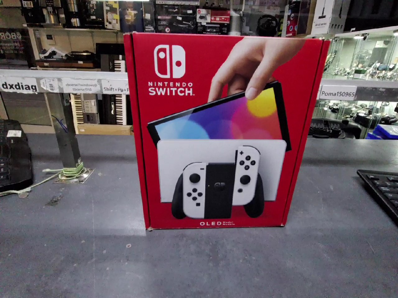 Nintendo Switch OLED, OVP, FIFA 18 als Geschenk | Zustand: Sehr Gut | Farbe: schwarz – Bild 5