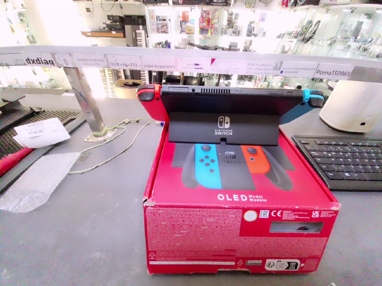 Nintendo Switch OLED, OVP, Spiel NBA 2K18 als Geschenk | Zustand: Sehr Gut | Farbe: schwarz – Bild 3