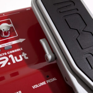 Zoom B9.1ut Bass Effects Console Rot, Bass-Multi-Effektgerät mit Röhrenvorverstärker, USB-Interface, OVP, inkl. Anleitung und Netzteil. | Zustand: Gut