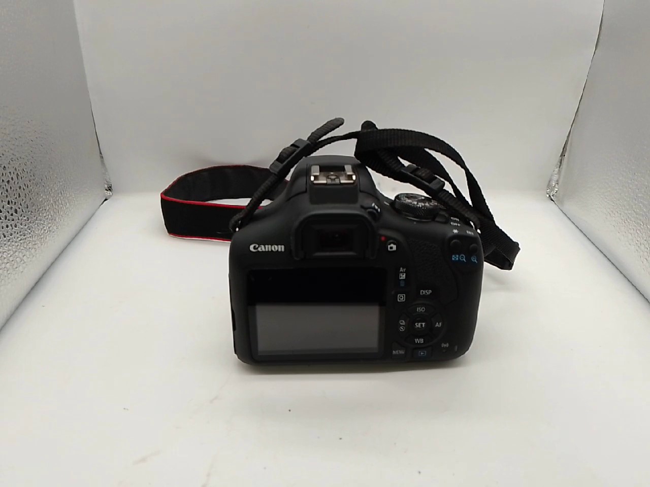 Canon EOS 2000D schwarz, DSLR Kamera Set, ohne Ladegerät. Objektiv EF-S 18-55mm IS II | Zustand: Gut – Bild 2