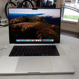 Apple MacBook Pro 16 M1 Max 2021, 32GB | 1TB, 150 Zyklen, OVP, Ladegerät dabei, Helligkeitssensor defekt | Zustand: Gut