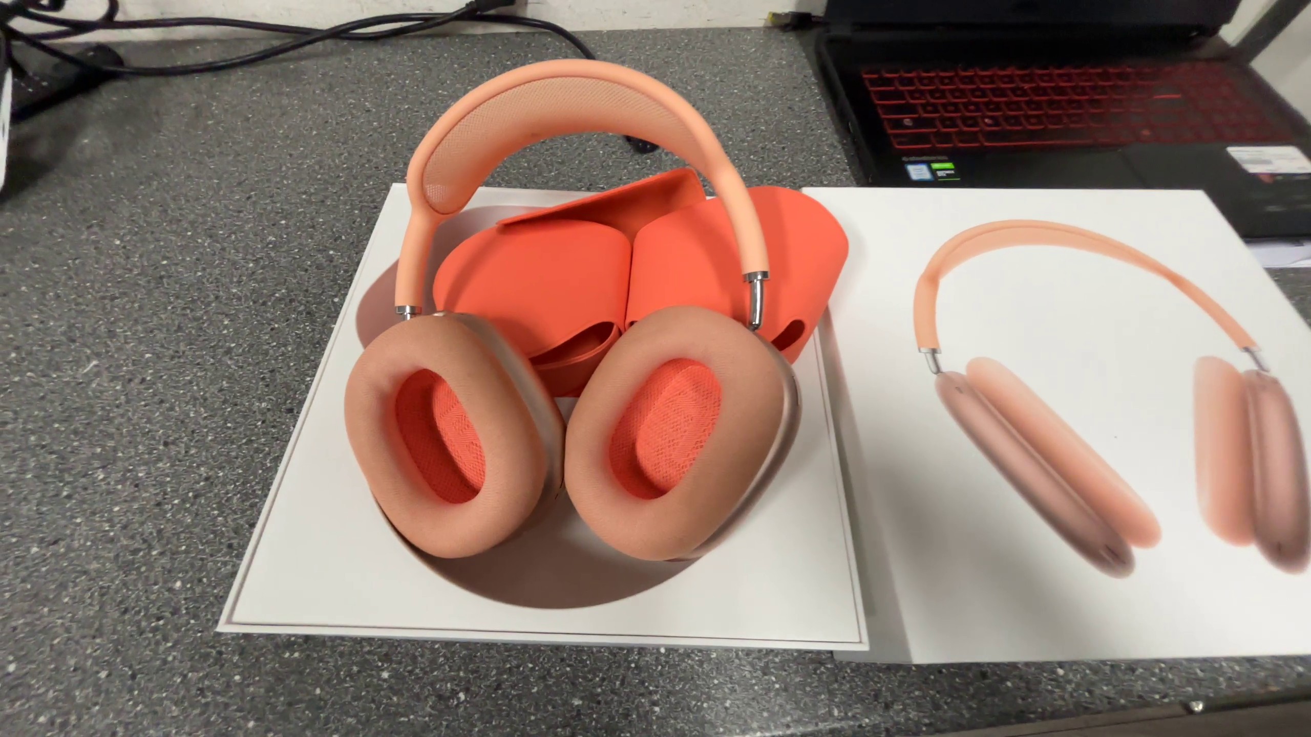Apple AirPods Max Orange, Over-Ear Kopfhörer mit USB-C Anschluss und Originalverpackung. | Zustand: Gut | Farbe: Orange – Bild 2