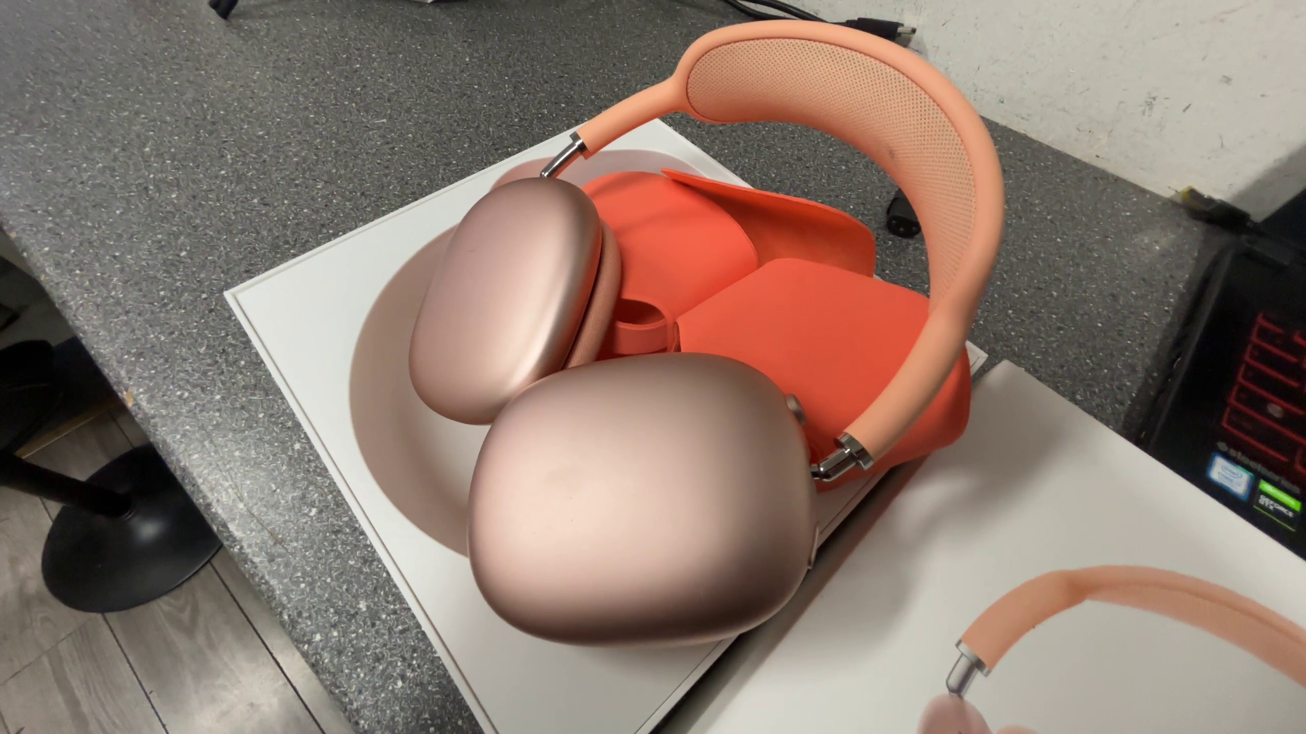 Apple AirPods Max Orange, Over-Ear Kopfhörer mit USB-C Anschluss und Originalverpackung. | Zustand: Gut | Farbe: Orange – Bild 4
