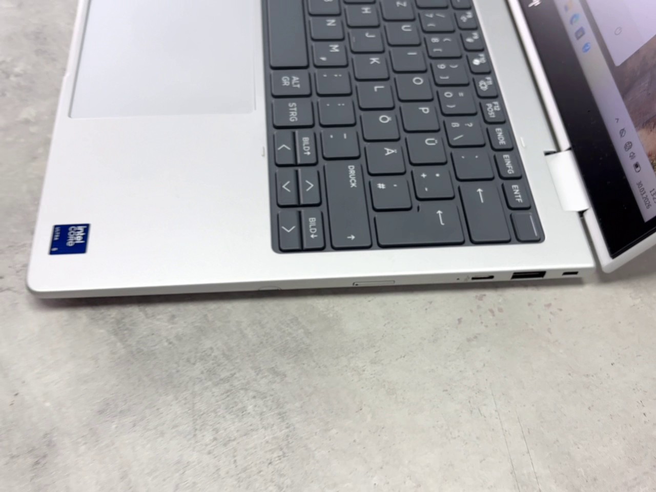 HP EliteBook 8 Flip G1i 13, 2025, ((zurücksetzen geht nicht ! nur bei uns in unsere firma können sie es zurücksetzen ))
mit intel core ultra 5 235u, 32gb ram, 512gb ssd, win 11 pro. | Zustand: Sehr Gut – Bild 4