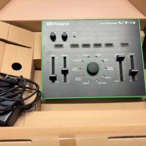 Roland VT-3 Voice Transformer Schwarz/Grün, voice transformer, vocoder, usb, xlr mic in, phantom power 48v ovp | Zustand: Sehr Gut