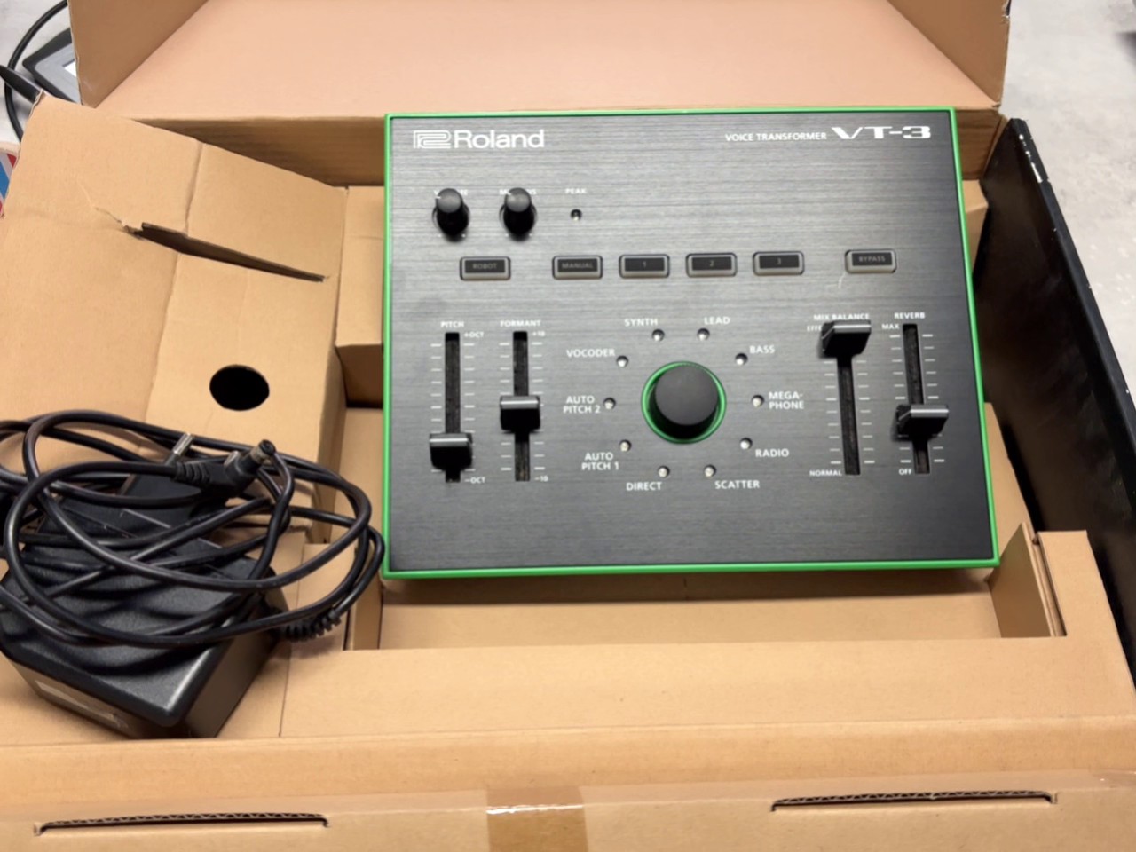 Roland VT-3 Voice Transformer Schwarz/Grün, voice transformer, vocoder, usb, xlr mic in, phantom power 48v ovp | Zustand: Sehr Gut