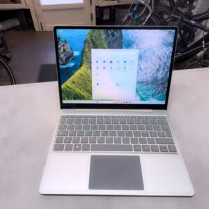 Microsoft Surface Laptop Go 1943, i5-1035G1 | 8GB RAM | 128GB SSD, 12.4 Zoll Touchscreen, Windows | Zustand: Gut