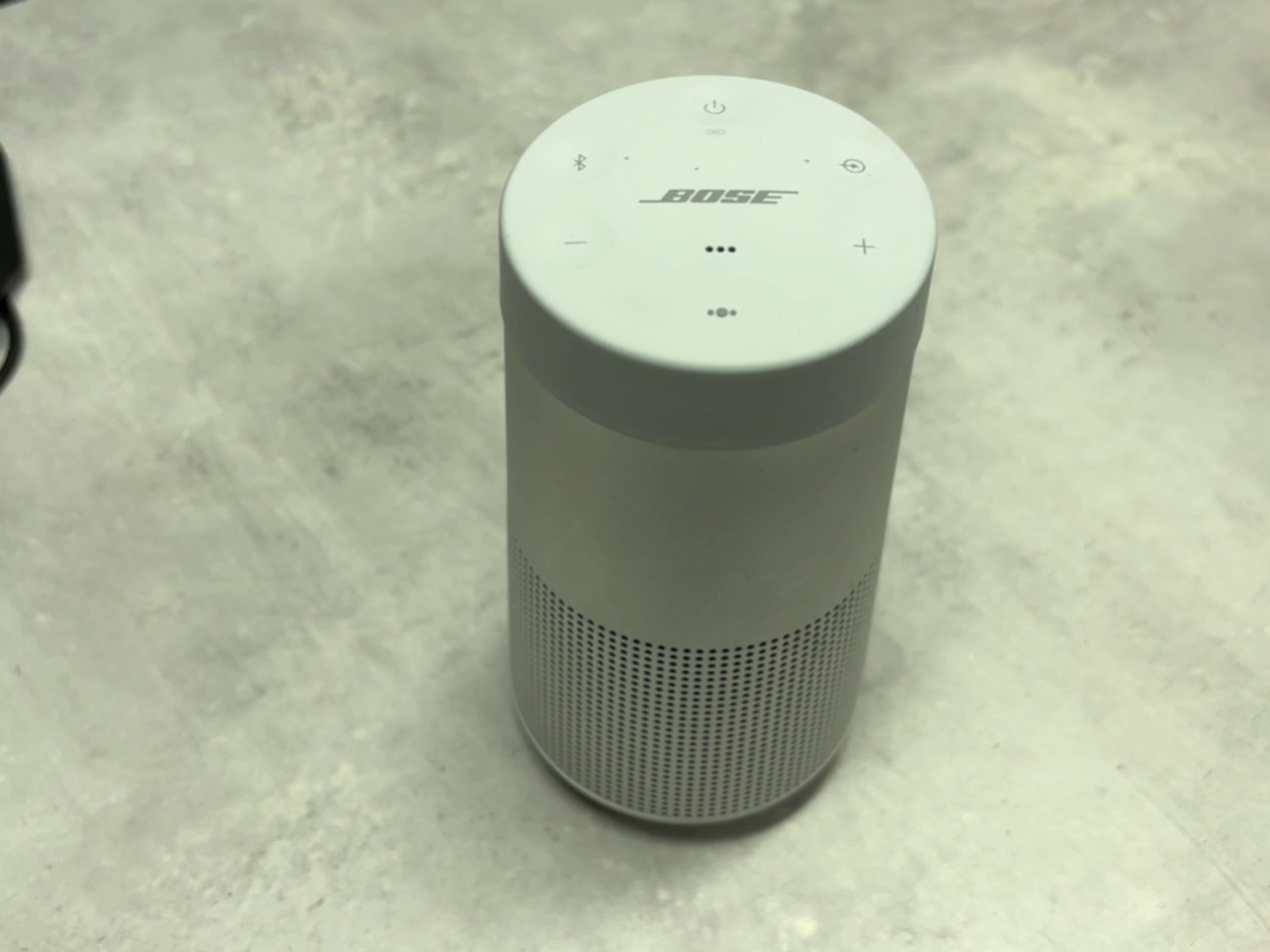 Bose Soundlink Revolve II, Tragbarer Bluetooth-Lautsprecher mit 360°-Klang, bis zu 13 Std. Akkulaufzeit, IP55. | Zustand: Gut | Farbe: weiss