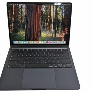 Apple Macbook Air M2 2022 Space Grau, Mit Ladegerät, 94% Akkukapazität, schwarze Tastatur, neuwertiges Design. | Zustand: Sehr Gut