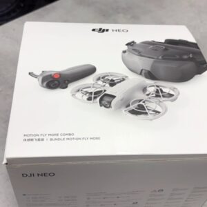DJI Neo Motion Fly More Combo, Neuwertig, mit Rechnung vom 08.11.2025, Farbe HelLadegerätrau | Weiß, inkl. Goggles und Motion Controller. | Zustand: Sehr Gut