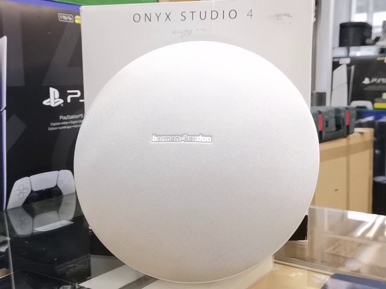 Harman Kardon Onyx Studio 4, OVP, Bluetooth Lautsprecher, bis zu 8 Std. Wiedergabe, HK Connect+ | Zustand: Weiss