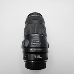 Canon EF 70-300mm IS USM, Tele-Zoomobjektiv mit Bildstabilisator (IS) und Ultraschallmotor (USM), 58mm Filtergewinde. | Zustand: Sehr Gut