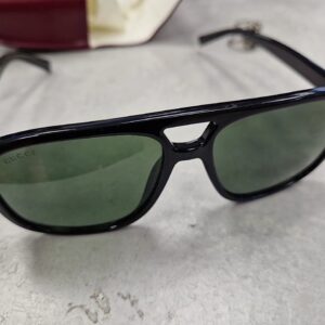 Gucci GG1165S 001 Schwarz, Navigator-Design Sonnenbrille, 57-15-145, mit UV-Schutz und Etui. | Zustand: Sehr Gut