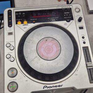 Pioneer CDJ-800MK2 2008 Silber, MP3-kompatibler CD-Player mit Jog eel, Auto Beat Loop und Digital Out. Kratzer auf Jogeel. | Zustand: Gebraucht