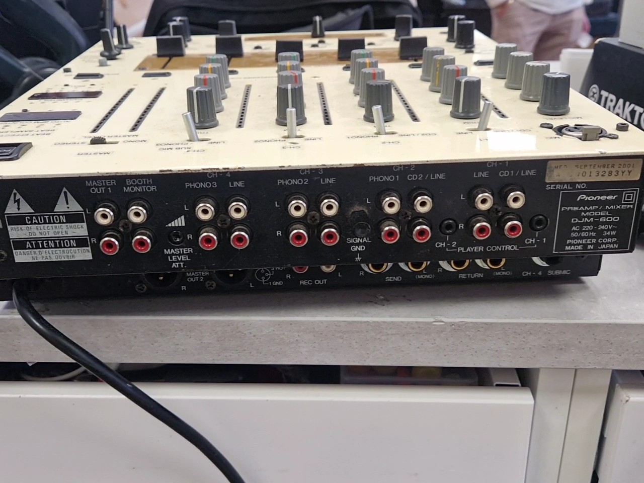 Pioneer DJM-600 Silber/Champagner, 4-Kanal DJ-Mixer mit 3-Band EQ, Beat Effects, Auto BPM Counter, XLR | Cinch Outs. | Zustand: Gut – Bild 2