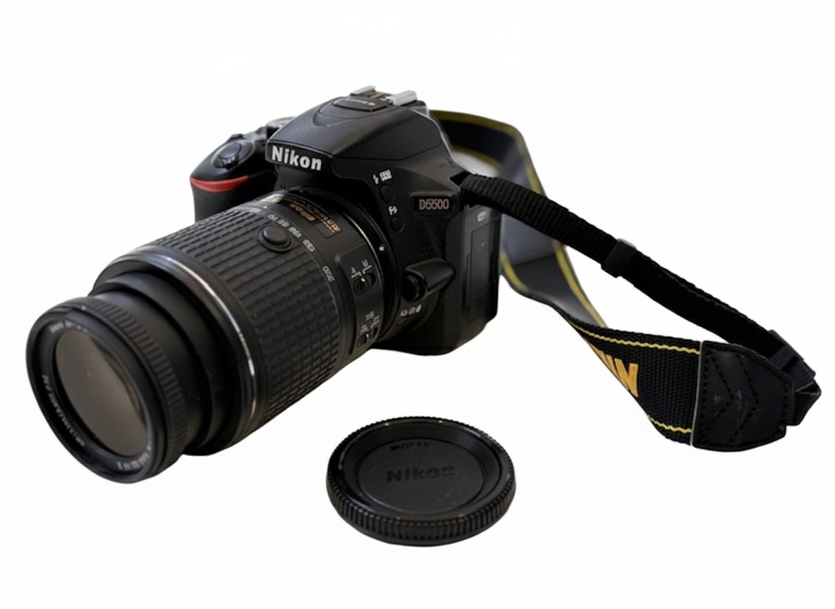 Nikon D5500 Body mit AFS Nikkor 55-200mm GII ED , DX-Format DSLR mit 24,2 MP, Touchscreen & Wi-Fi. inkl. Ladegerät. | Zustand: Gut