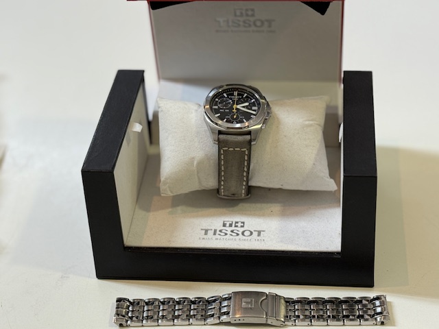 Tissot PRC 100 Chronograph P862/962, Mit Originalverpackung und zusätzlichem Metallarmband. Dunkles Zifferblatt. | Zustand: Sehr Gut – Bild 2