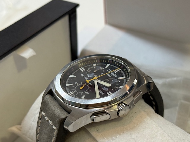 Tissot PRC 100 Chronograph P862/962, Mit Originalverpackung und zusätzlichem Metallarmband. Dunkles Zifferblatt. | Zustand: Sehr Gut – Bild 3