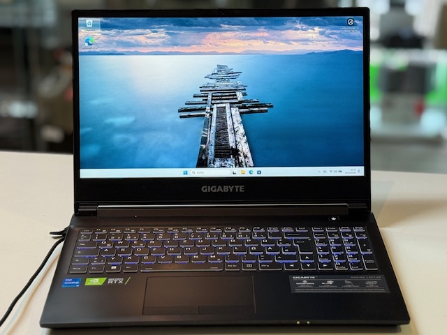 Gigabyte G5 GD (2022) Schwarz, Gaming Laptop mit i5-11400H, 16GB RAM, 512GB SSD, RTX 3050 4GB, Win 11 Pro. | Zustand: Sehr Gut – Bild 2