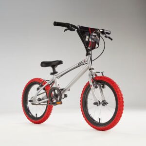 Wipe 500 16 Zoll Silber/Rot, Kinderfahrrad im BMX-Look von Decathlon, silberner Rahmen, rote Reifen.