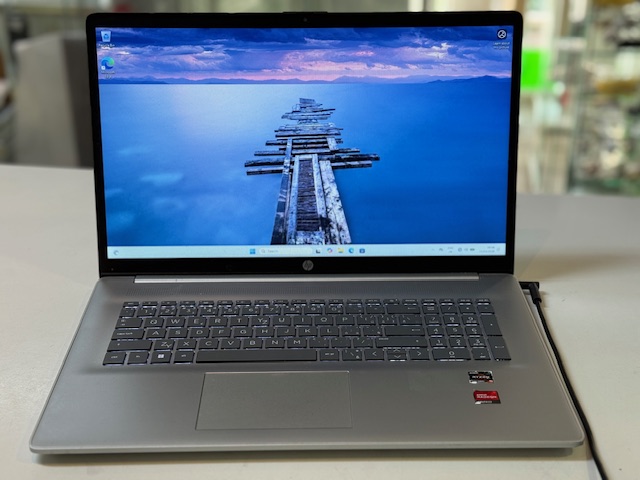 HP Laptop 17-cp2xxx, Ryzen 5, 8GB/512GB, Win11, HP 17,3 Zoll Laptop mit AMD Ryzen 5 7520U, 8GB RAM, 512GB SSD, Win 11, inkl. Ladegerät, Silber. | Zustand: Gut – Bild 2