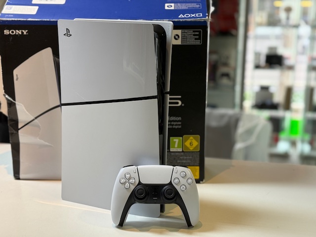 Sony Playstation 5 Slim Digital Edition, Digital Edition mit 825GB SSD, schlankes Design, inklusive Verpackung. | Zustand: Sehr Gut | Farbe: weiss