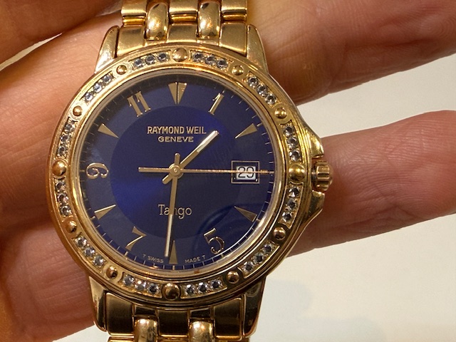 Raymond Weil Tango 5560 Gold Blau, Quarz Uhr mit goldfarbenem Gehäuse und Armband, blauem Zifferblatt und Datumsanzeige. | Zustand: Sehr Gut – Bild 2