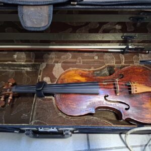 Anton Siebenhüner Violine 1889, Alte Violine von Anton Siebenhüner, inklusive schwarzem Koffer und Bogen. | Zustand: Schlecht