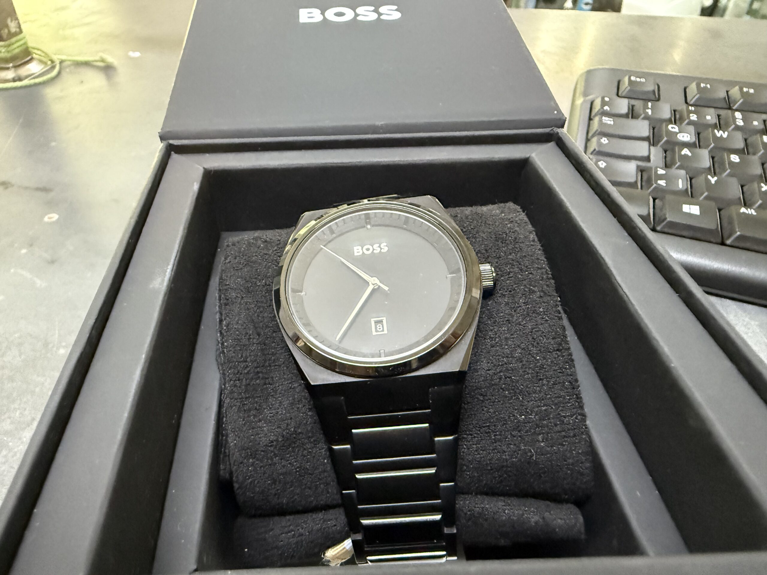 Hugo Boss Steer 1513994 Schwarz, Hugo Boss Steer Quarz Analoguhr, 42mm, schwarzes Edelstahlarmband, Datum, 5 bar wasserdicht, mit OVP. | Zustand: Wie Neu – Bild 3