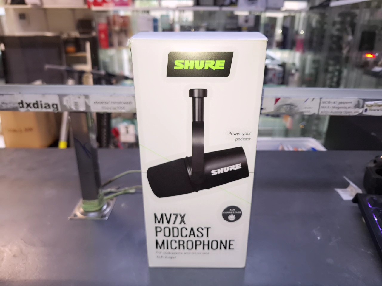 Shure MV7X Schwarz, Dynamisches XLR-Podcast-Mikrofon mit Nierencharakteristik, 50Hz-16kHz, inkl. Gewindeadapter. | Zustand: Sehr Gut – Bild 4