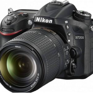 Nikon D7200 + 18-140mm VR, DSLR Kamera mit AF-S DX 18-140mm VR Objektiv, Gegenlichtblende, Akkus und Ladeteil. | Zustand: Sehr Gut