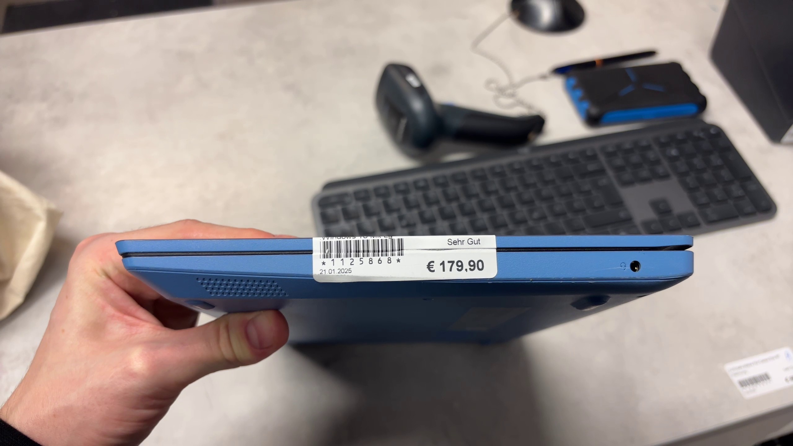 Lenovo IdeaPad 1 11ADA05 2020 Ice Blue, AMD Athlon 3050e, 4GB RAM, 64GB eMMC, 11,6 | Zustand: Sehr Gut – Bild 6