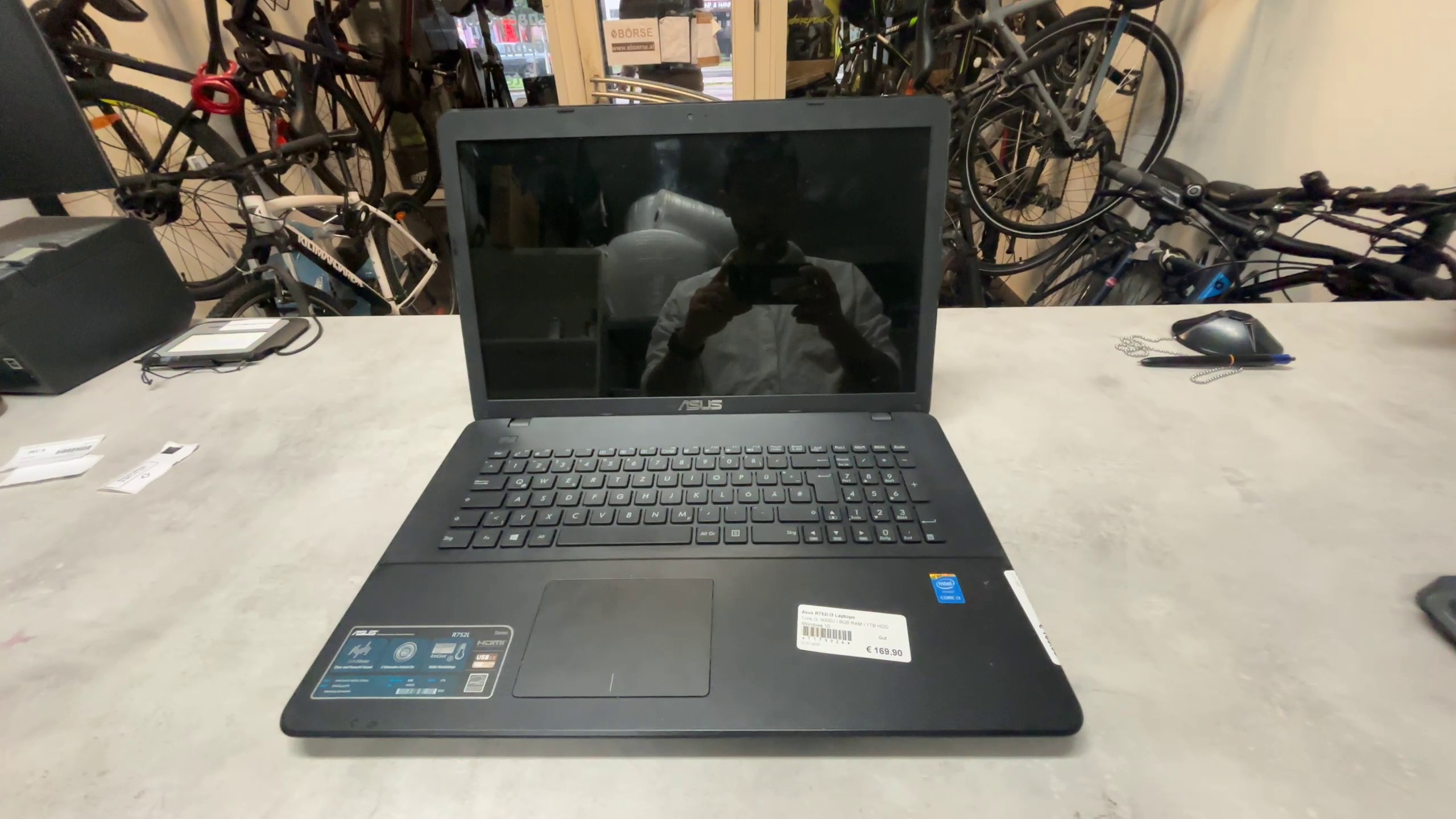 Asus R752L 17,3 Zoll, i3-5005U | 8GB RAM | 1TB HDD | Windows 10 | HD+ Display | Ziffernblock | Zustand: Gut