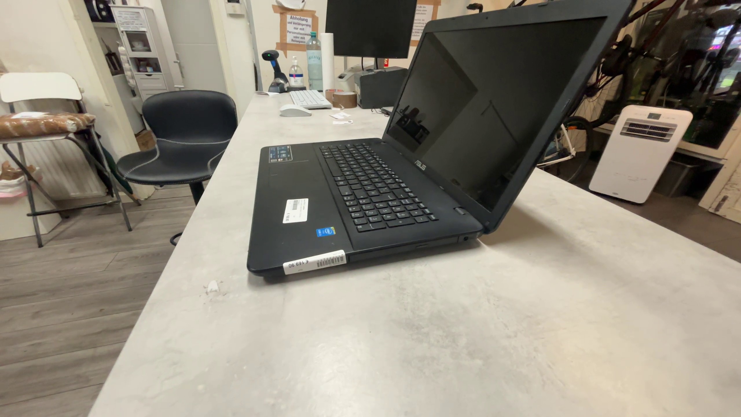 Asus R752L 17,3 Zoll, i3-5005U | 8GB RAM | 1TB HDD | Windows 10 | HD+ Display | Ziffernblock | Zustand: Gut – Bild 3