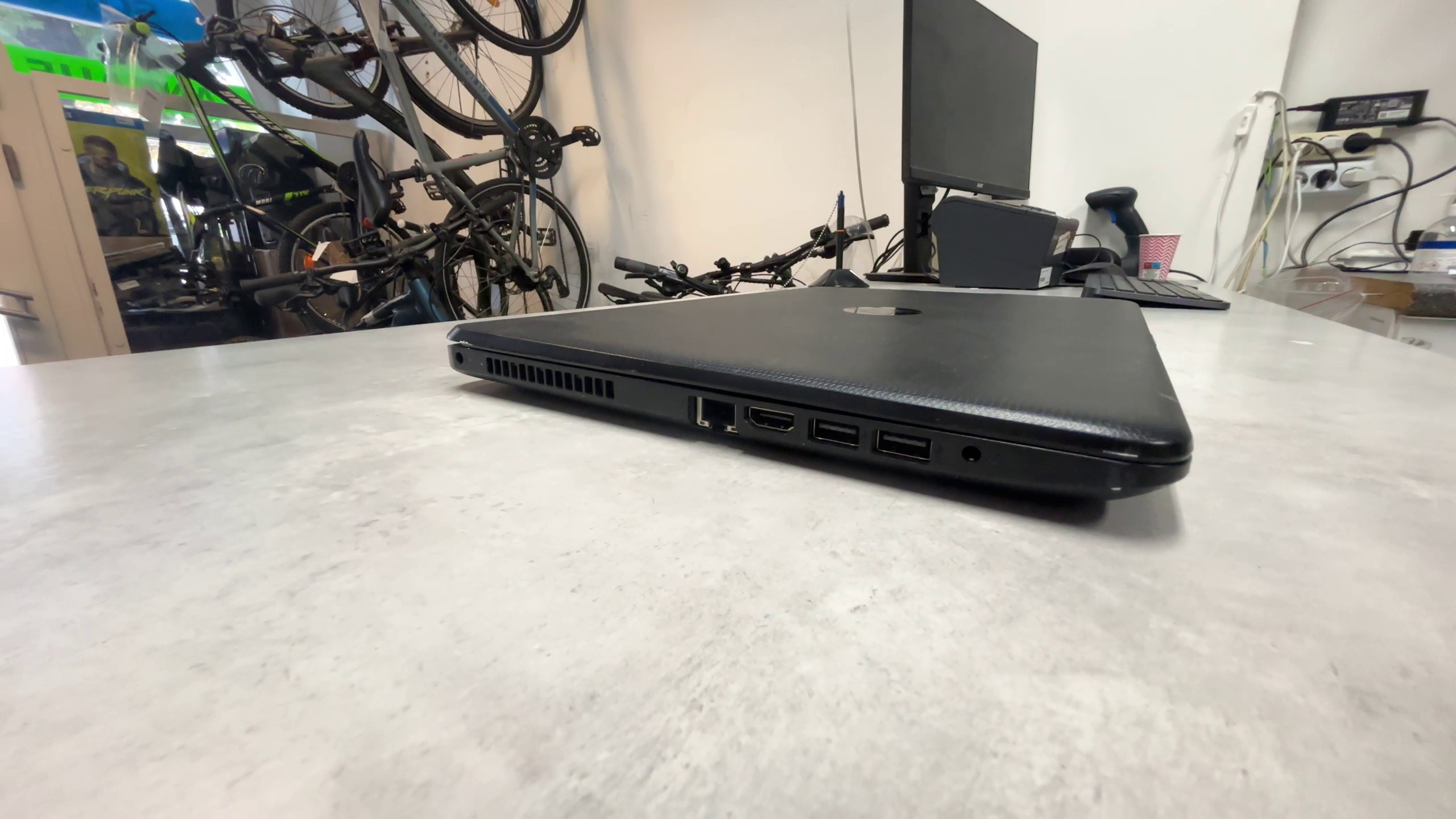 HP Laptop Pentium N3710 Schwarz, 8 GB RAM, 512 GB HDD, Windows 10, Zustand: Sehr gut | Zustand: Sehr Gut – Bild 5
