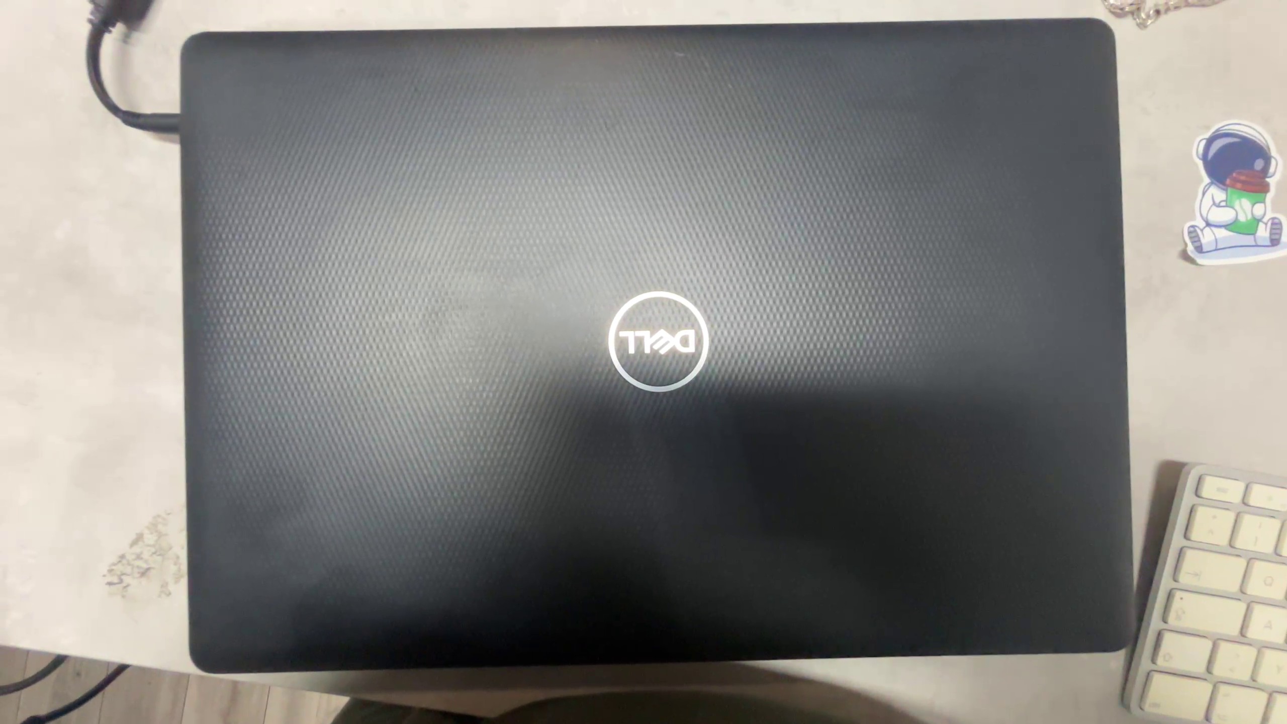 Dell Inspiron 15 3000 i5-1035G1 8GB 256GB SSD, Dell Inspiron 15 3000 mit i5-1035G1, 8GB RAM, 256GB SSD und dedizierter Nvidia Grafikkarte. | Zustand: Sehr Gut