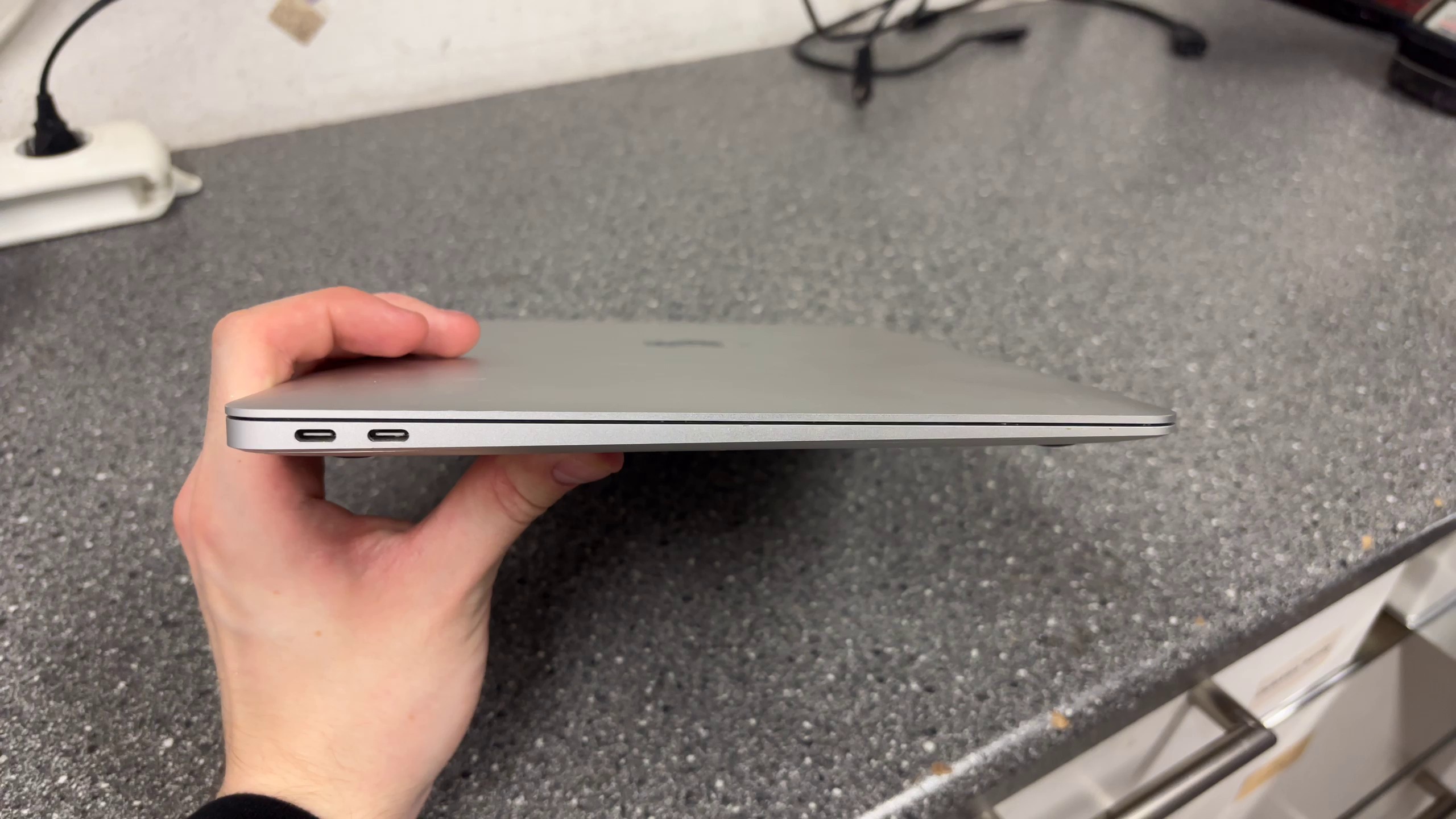 Apple MacBook Air 13" 2020 Silber, Intel Core i5, 8GB RAM, 512GB SSD, Intel Iris Plus Graphics, 218 Ladezyklen, Zustand: Gut | Zustand: Gut – Bild 5