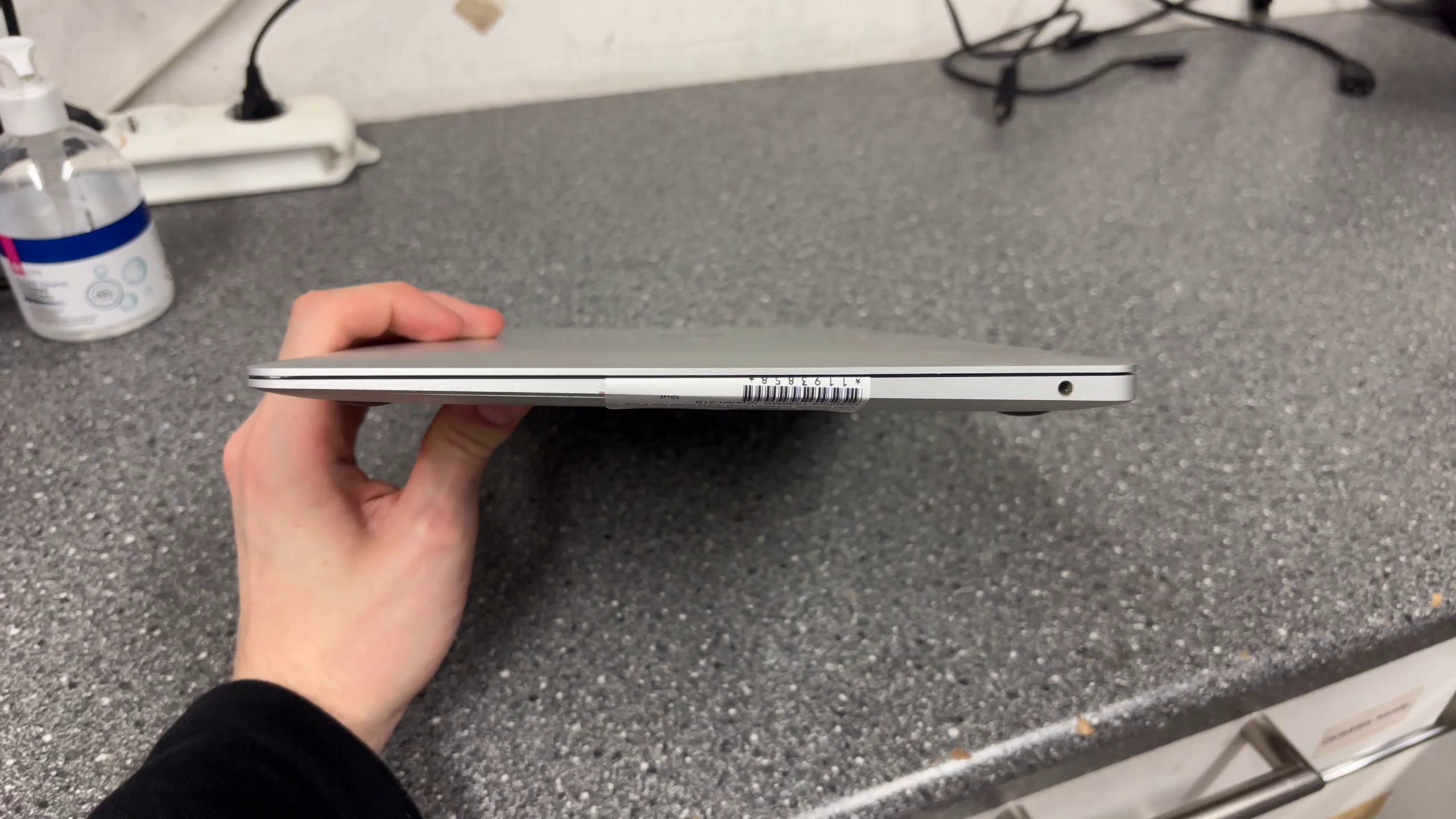 Apple MacBook Air 13" 2020 Silber, Intel Core i5, 8GB RAM, 512GB SSD, Intel Iris Plus Graphics, 218 Ladezyklen, Zustand: Gut | Zustand: Gut – Bild 6